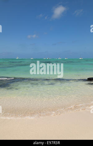 leere Sandstrände, Ile Aux Cerfs Insel, Ostküste, Mauritius, Afrika Stockfoto