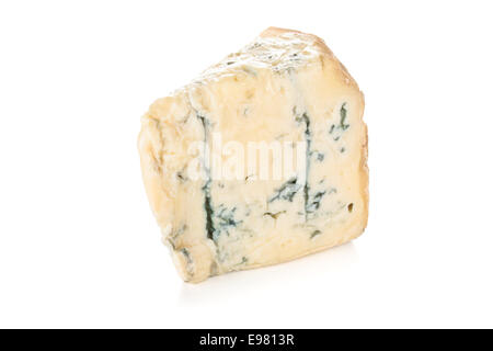 Frische italienische Gorgonzola isoliert auf weißem Hintergrund. Stockfoto