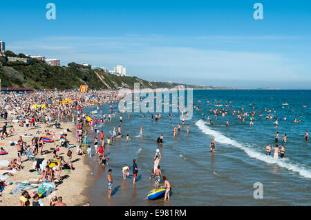 Überfüllten Strand Bournemouth, England, UK Stockfoto