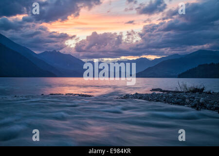 Carpenter Creek fließt in Slocan See, New Denver, Slocan Valley, West Kootenay, Britisch-Kolumbien, Kanada Stockfoto