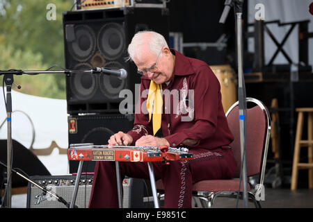 Master Stahl Gitarrist Kayton Roberts. Stockfoto