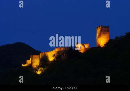 Spitz Ruine Hinterhaus Nacht - Spitz-Burg Ruine Hinterhaus Nacht 01 Stockfoto