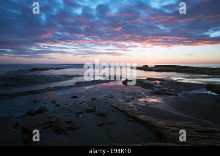 Beadnell Bay bei Sonnenaufgang. Northumberland, UK Stockfoto