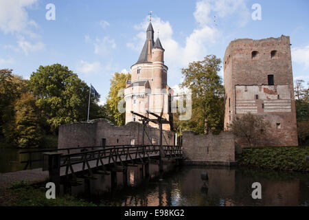 Burg und Brücke in Wijk Bij duurstede Stockfoto