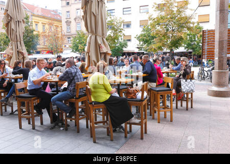 Zagreb-Kaffee - Preradovic Platz (Platz der Blume) Stockfoto