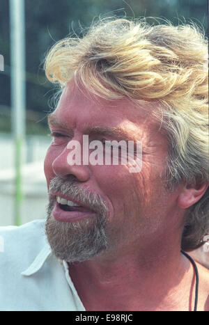 Richard Branson von Virgin-Gruppe beim "V97" Musikfestival in England, im August 1997. Stockfoto