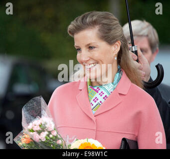 Sophie Countess of Wessex besuchen Tim Parry & Jonathan Ball Zentrum in Warrington Stockfoto