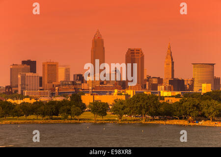 INNENSTADT VON SKYLINE CLEVELAND LAKE ERIE CUYAHOGA COUNTY OHIO USA Stockfoto