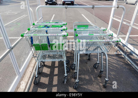 Asda Einkaufswagen in einem Tierheim, Nottinghamshire, England, Großbritannien Stockfoto