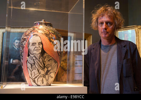 Grayson Perry - wer du bist?, Anzeige in der National Portrait Gallery, London Stockfoto