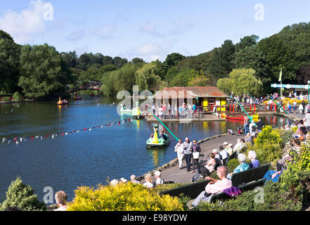 Dh Peasholm Park Scarborough North Yorkshire Sommerurlaub Resort Park entspannen und wenige Touristen uk Britische Seaside Stockfoto