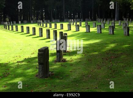 Deutschen Soldatenfriedhof mit Grab Kreuze in Hürtgen Eifel Stockfoto