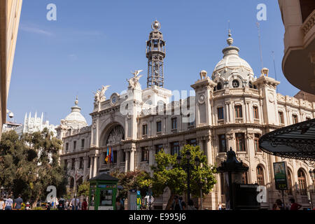 Das Postamt in der Plaza del Ayuntamiento in Valencia, Spanien. Stockfoto