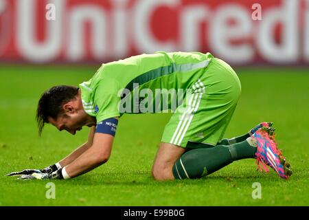 Anderlecht (Belgien). 22. Oktober 2014. UEFA Champions League Fußball. Anderlecht gegen Arsenal. Silvio Proto von RSC Anderlecht zeigt seine Frustration über ihren späten Verlust Credit: Action Plus Sport/Alamy Live News Stockfoto