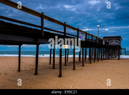 Die Angelpier am Strand von Ocean City, Maryland. Stockfoto