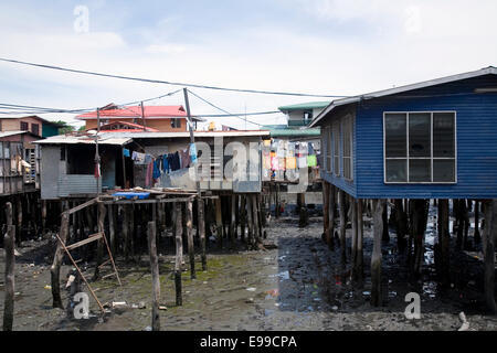 Die gestelzt Dorf Koki am östlichen Ende von Ela Beach, Port Moresby, Papua-Neuguinea Stockfoto