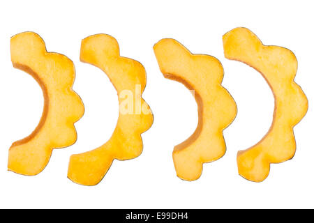 Acorn Squash Scheiben isoliert auf weißem Hintergrund Stockfoto