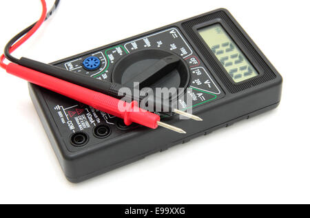 Digital-Multimeter auf weißem Hintergrund Stockfoto