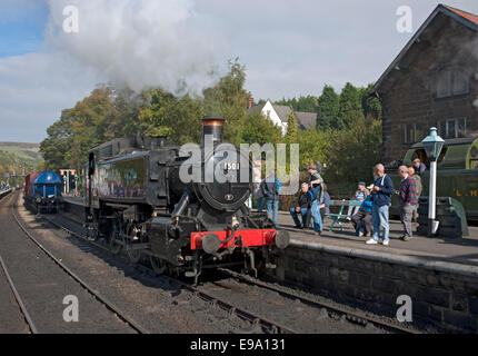 Hawksworth Pannier Dampflokomotive an der Autumn Steam Gala Grosmont Station North Yorkshire England Großbritannien Großbritannien Großbritannien Großbritannien Großbritannien Großbritannien Großbritannien Großbritannien Großbritannien Großbritannien Großbritannien Großbritannien Großbritannien Großbritannien Großbritannien und Nordirland Stockfoto