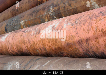 Gruppe von alten rostigen Metall-Rohre Stockfoto