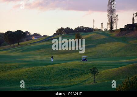 Frankreich, atlantischen Pyrenäen, Pays Basque Bayonne, Makila Golf Club bei Sonnenuntergang Stockfoto