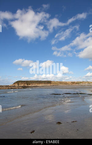 Wales Küstenweg in Nord-Wales. Malerische Aussicht vom Abschnitt Anglesey Westküste von Wales Küstenweg. Stockfoto