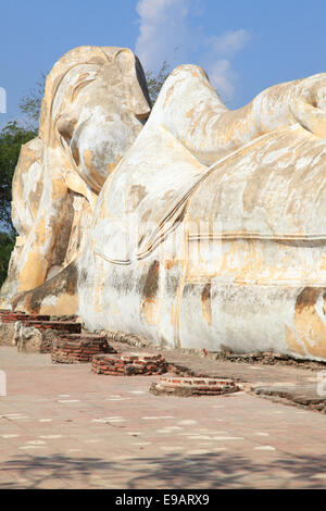 riesigen liegenden Buddha Statue Ruine Stockfoto