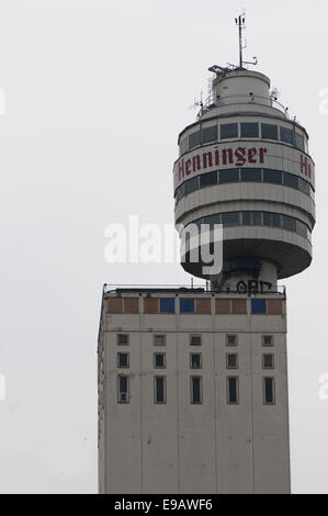 Das Wahrzeichen Henninger Turm in Frankfurt am Main Stockfoto