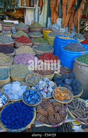 Gewürz Shop, Rahba-Kedima-Platz, Ort des Epices, Medina, Marrakesch, Marrakech-Tensift-El Haouz Region, Marokko Stockfoto