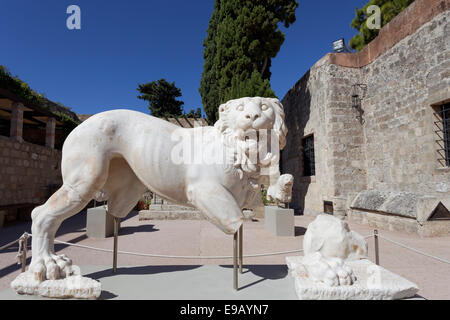 Löwe Skulptur, Archäologisches Museum, ehemaligen Krankenhaus der Ritter, Altstadt Zentrum, Rhodos, Insel Rhodos, Dodekanes Stockfoto