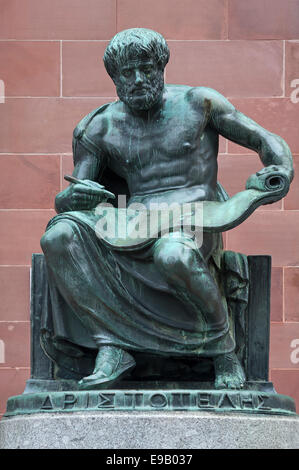 Skulptur von Homer außerhalb der Albert-Ludwig-Universität Freiburg, Freiburg, Baden-Württemberg, Deutschland Stockfoto