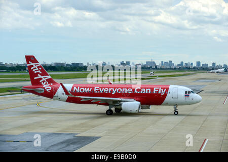 Airbus der AirAsia bei Don Mueang Airport, Bangkok, Thailand Stockfoto