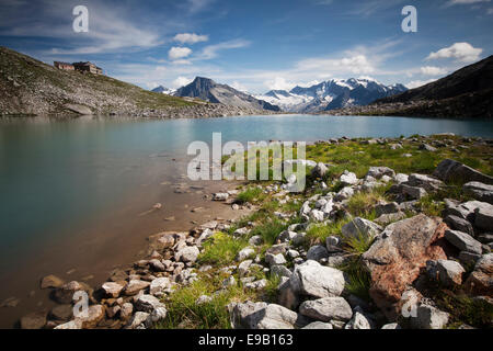 Friesenbergsee See mit Blick auf die Zillertaler Alpen, ginzling, Tirol, Österreich Stockfoto