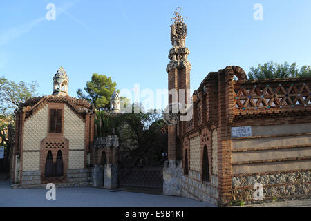 Modernistische. Spanien. Katalonien. Barcelona. Guell Pavilions.1884-1887. Gebaut von Antonio Gaudí (1852-1926). Stockfoto