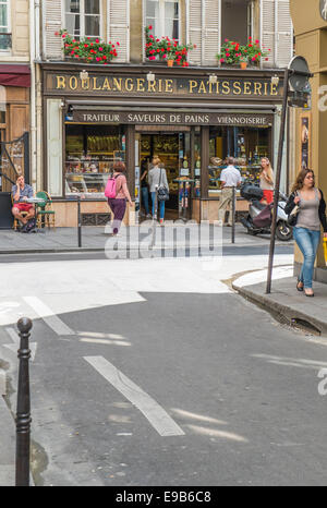 Bäckerei Konditorei, Rue Vieille du Temple, Marais Bezirk, 4 th Arrondissement, Paris, Ile de France, Frankreich Stockfoto