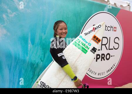 Hossegor, Frankreich. 20. August 2014. Die Swatch Girls Pro International Surfing Championships. Rina Kitazawa (JAP). Die Veranstaltung wurde gewonnen von Nikki Van Dijk (AUS) © Action Plus Sport/Alamy Live News Stockfoto