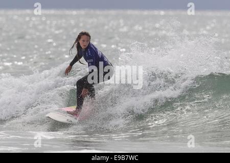Hossegor, Frankreich. 20. August 2014. Die Swatch Girls Pro International Surfing Championships. Alize Arnaud (Frankreich). Die Veranstaltung wurde gewonnen von Nikki Van Dijk (AUS) © Action Plus Sport/Alamy Live News Stockfoto