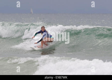 Hossegor, Frankreich. 20. August 2014. Die Swatch Girls Pro International Surfing Championships. Lucia Martino (ESP). Die Veranstaltung wurde gewonnen von Nikki Van Dijk (AUS) © Action Plus Sport/Alamy Live News Stockfoto