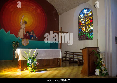 Innenraum der Kirche von Notre Dame des Laves, Piton Sainte Rose, La Réunion, Indischer Ozean, Frankreich Stockfoto