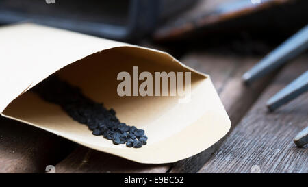 Paket von Zwiebelsamen bereit für die Bepflanzung Stockfoto