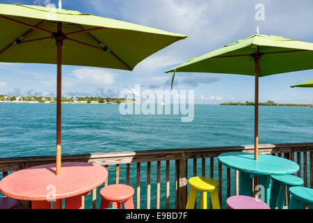 Key West Florida, Keys Sunset Key, Golf von Mexiko, Sunset Pier, Restaurant Restaurants Essen Essen Essen Essen Essen gehen Cafe Cafés Bistro, Bar Bars Lounge Pub, Pub, ta Stockfoto