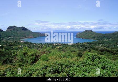 Übersicht über Taiohoe Bay, Nuku Hiva, Marquesas-Inseln. Stockfoto