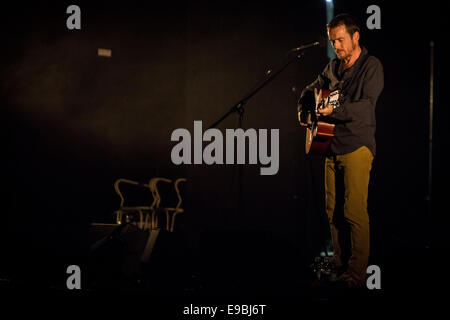 Mailand Italien. 23. Oktober 2014. Der irische Singer/Songwriter DAMIEN RICE tritt am Teatro Linear4Ciak Credit: Rodolfo weitertransferiert/Alamy Live News Stockfoto