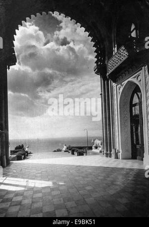 Woronzow-Palast in der Stadt Alupka, Krim, Ukraine, 1950er Jahre. Reproduktion von antiken Foto. 11. Oktober 2014. © Igor Golovniov/ZUMA Wire/ZUMAPRESS.com/Alamy Live-Nachrichten Stockfoto