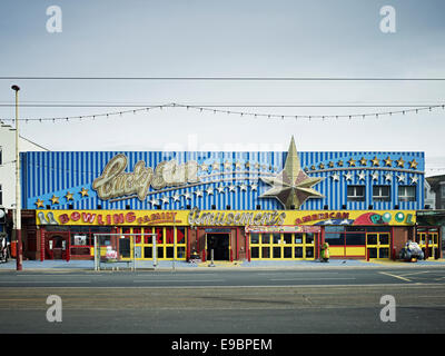 Bilder aus der Serie 'Vergnügen Prom' von Mark Reeves, Fotografien, die Erkundung der neuen Promenade Sanierung in Blackpool Stockfoto