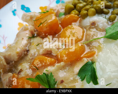 Kalb ist Frikassieren - Frikassee Huhn mit Gemüse Stockfoto