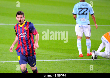 BARCELONA - 26 MAR: Lionel Messi (links), argentinische F.C Barcelona-Spieler, feiert sein Tor gegen Celta de Vigo. Stockfoto