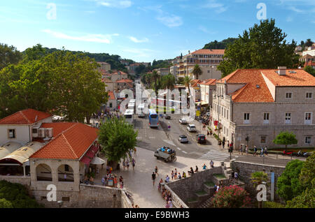 Dubrovnik Altstadt Stadt Haufen Eingang Tor und Bus Terminus, Kroatien Stockfoto