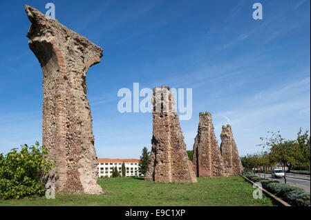 Bleibt der Roman Aqueduct in Fréjus, Var, Côte d ' Azur, Provence-Alpes-Côte d ' Azur, Frankreich Stockfoto