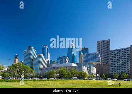 SKYLINE VON DOWNTOWN MINNEAPOLIS MINNESOTA USA Stockfoto